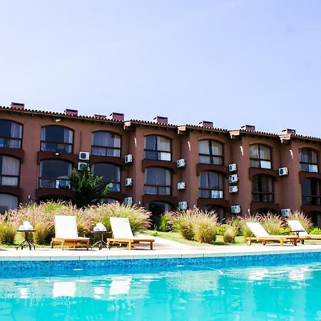 ホテル Wyndham Garden Montevideo Carrasco シウダ・デ・ラ・コスタ エクステリア 写真