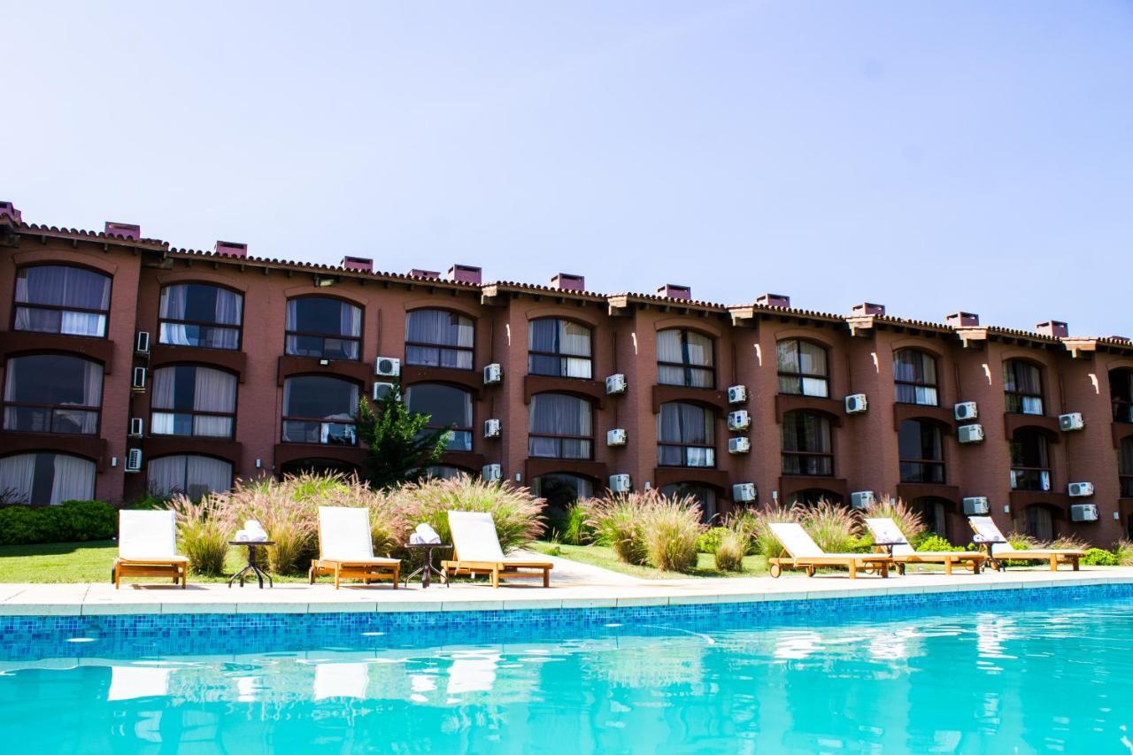 ホテル Wyndham Garden Montevideo Carrasco シウダ・デ・ラ・コスタ エクステリア 写真