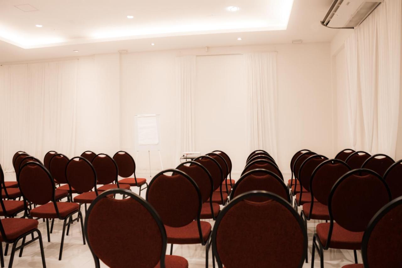 ホテル Wyndham Garden Montevideo Carrasco シウダ・デ・ラ・コスタ エクステリア 写真